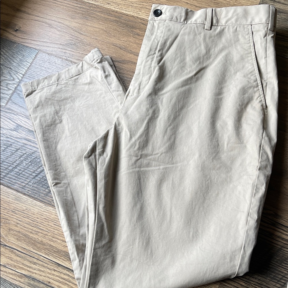 Charles Tyrwhitt Classic Fit Chino light khaki 38 x 32